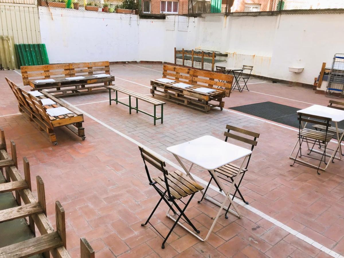 Break N Bed Hostel - Barcelona — Photos 1